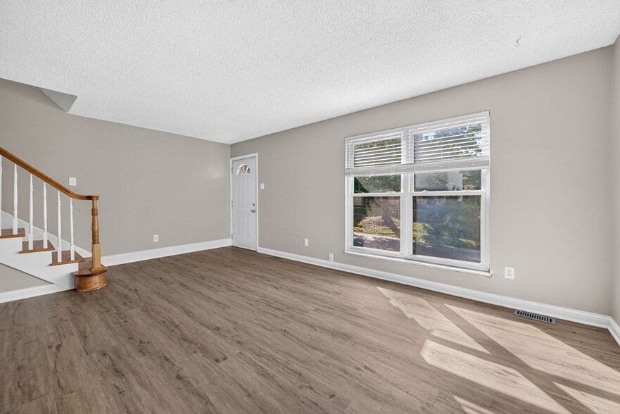 Building Photo - 13391 Hiddendale Ln