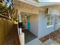 Building Photo - Newly Renovated 1/1