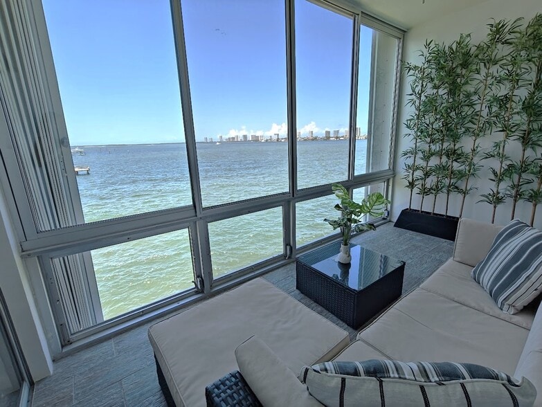 Building Photo - 410 Wilma Cir