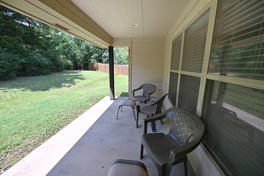 Building Photo - 204 N Boardwalk