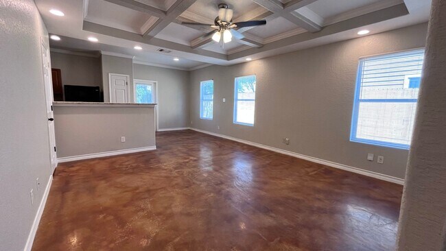 Building Photo - 5109 Flipper Dr