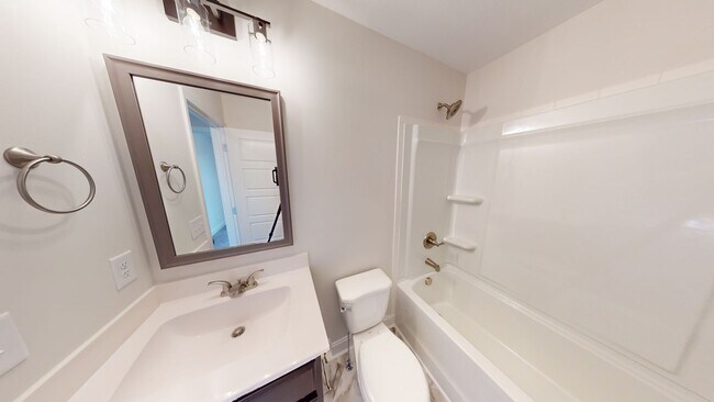 Building Photo - Modern Comfort, Great Location, and Pet-Fr...
