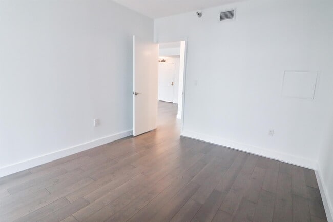 Building Photo - 24 Courthouse Sq