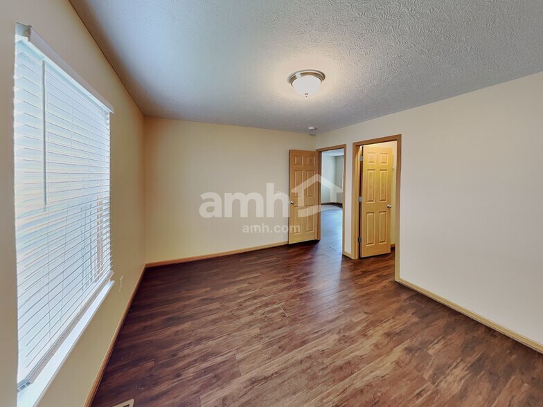 Building Photo - 6875 Tumbleweed Ln