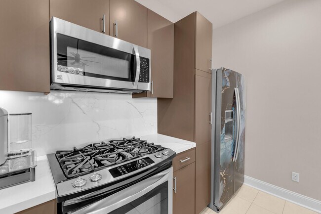 Building Photo - 3657 Quiet Side St