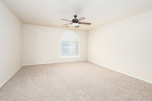 Building Photo - 2119 Oleander Way