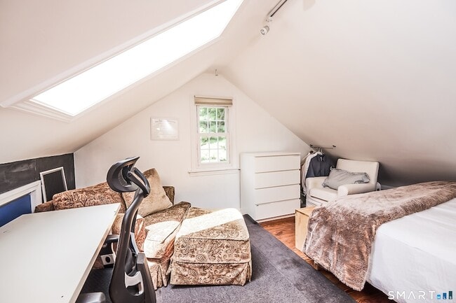 Building Photo - 188 Compo Rd S