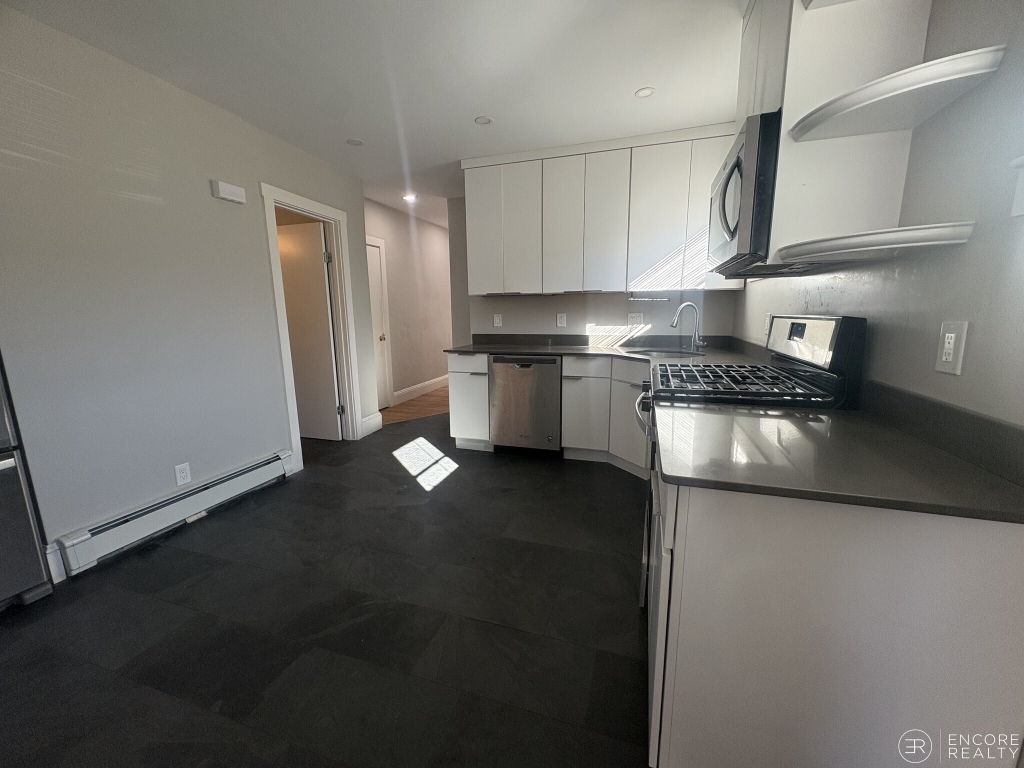 Building Photo - 23 Elmer St