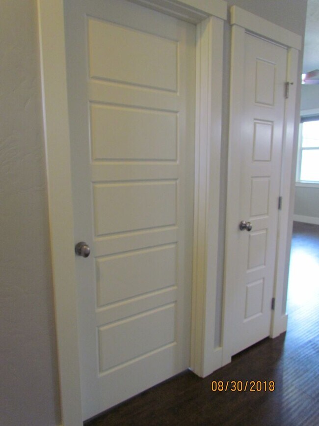 Building Photo - Beautiful 3 bed 2 bath in the popular Paramount community