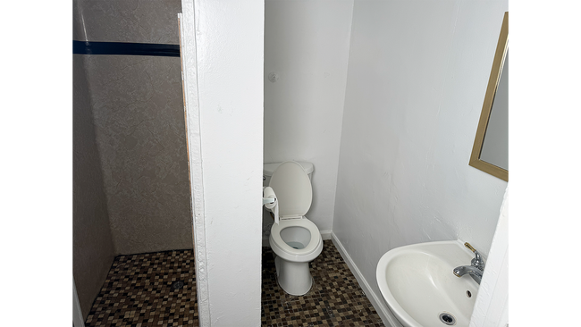 Building Photo - 1319 J St