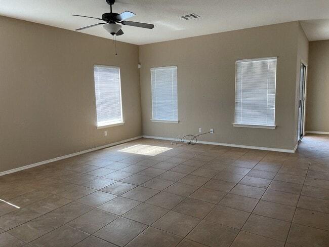 Building Photo - 12960 Cozy Cove Ave