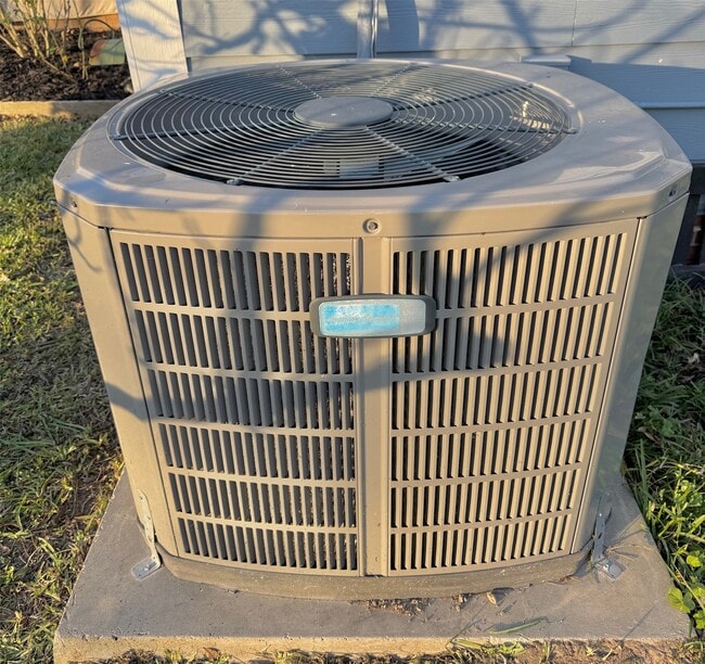 Building Photo - 702 Marion St