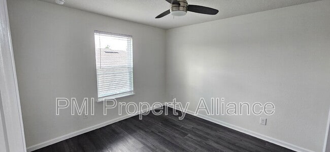 Building Photo - 710 Birch Hollow Dr
