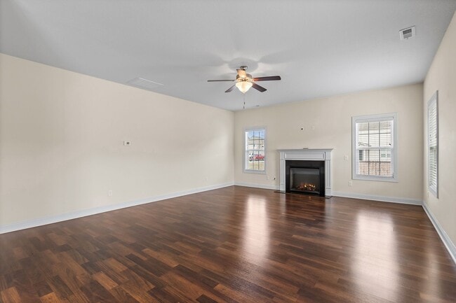 Building Photo - 304 Little Egret Ln