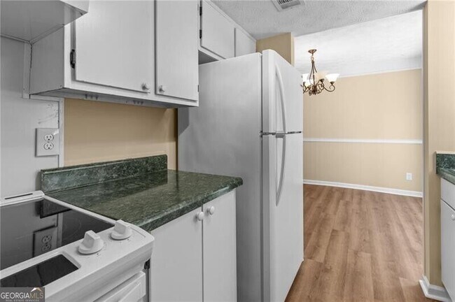 Building Photo - 392 Northdale Ct