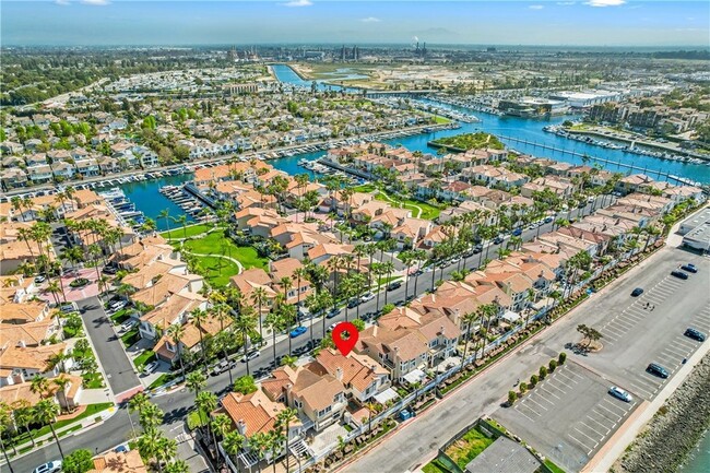 Building Photo - 5824 Spinnaker Bay Dr