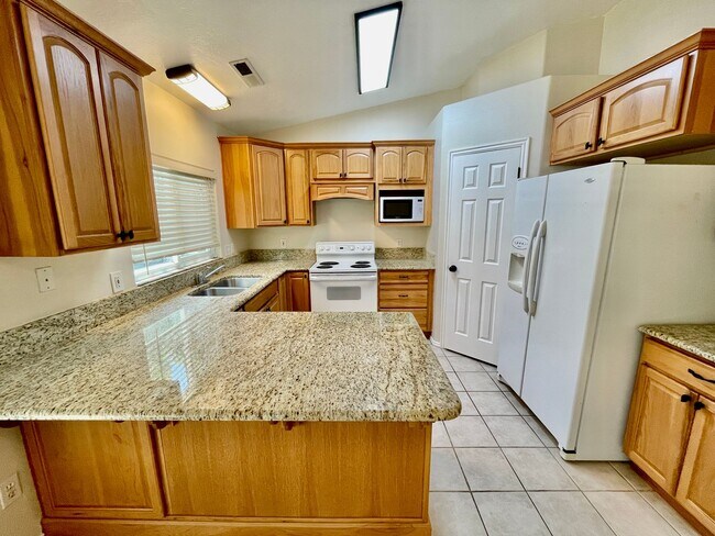 Building Photo - Adorable 3-BR Home in Red Cliffs Area