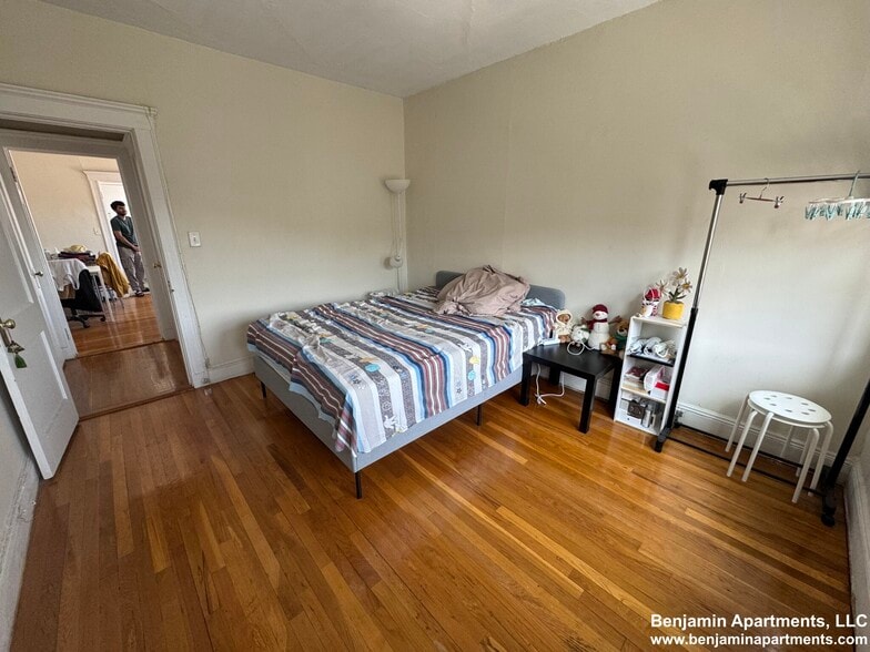 Building Photo - 90 Brainerd Rd