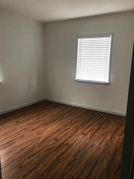 Bedroom - 905 Sartori Ave