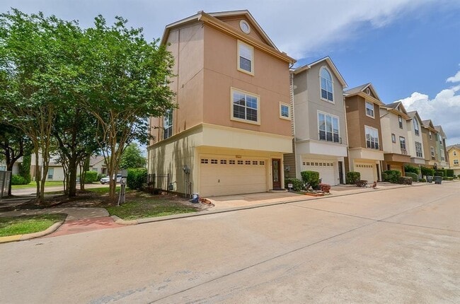 Building Photo - 3316 Clearview Cir