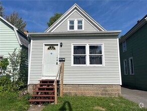 Building Photo - 157 Merrimac St