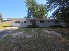 Building Photo - 1516 Gregory St