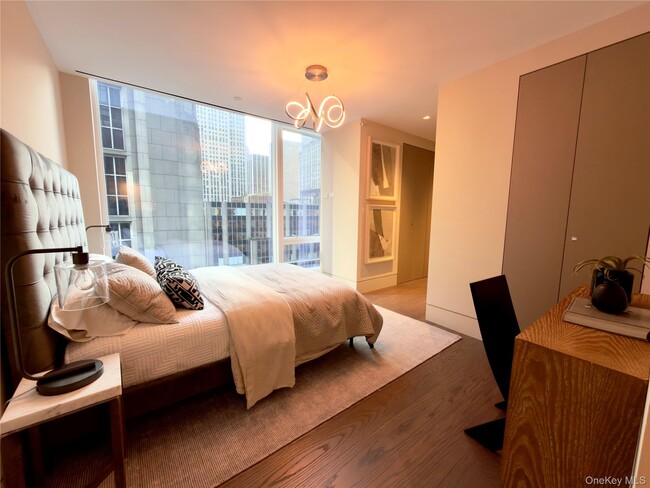 Building Photo - 18 W 53rd St