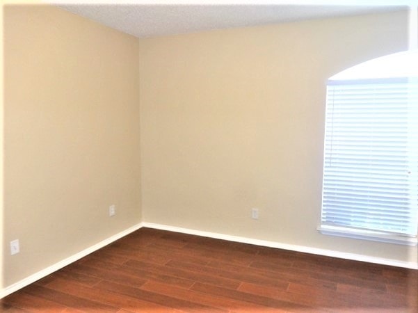 Building Photo - 818 La Sierra Ct