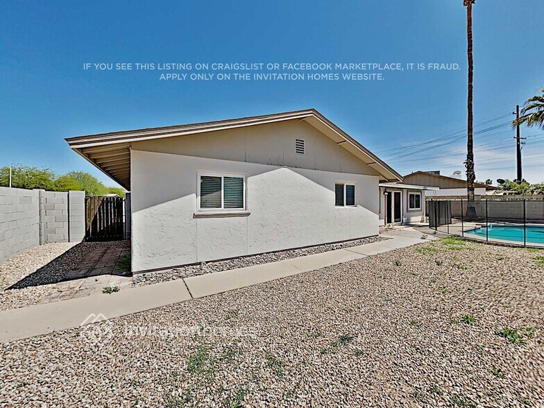 Building Photo - 1175 E Diamond Dr