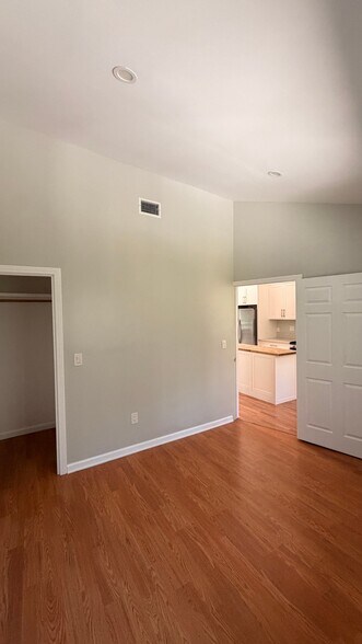 Building Photo - 316 W Alamar Ave
