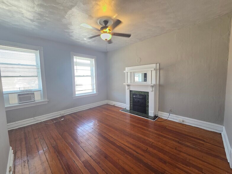 Building Photo - 3300 Keokuk St