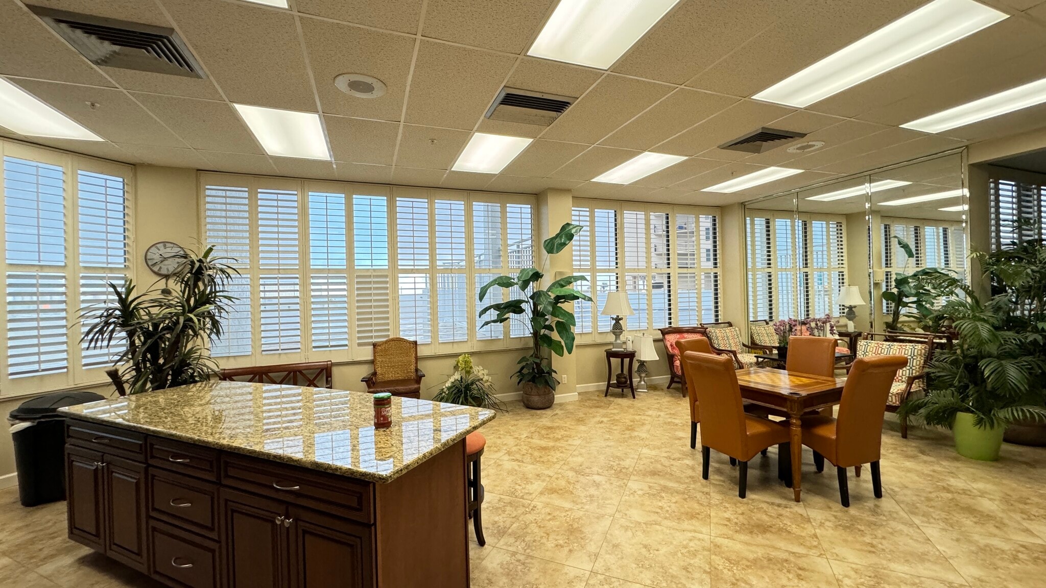 Building Photo - 3047 S Atlantic