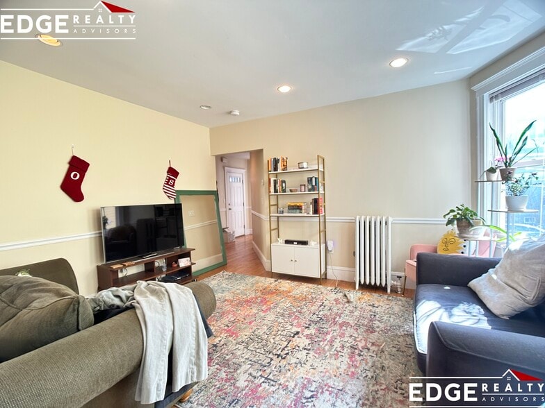 Building Photo - 58 Atkins St