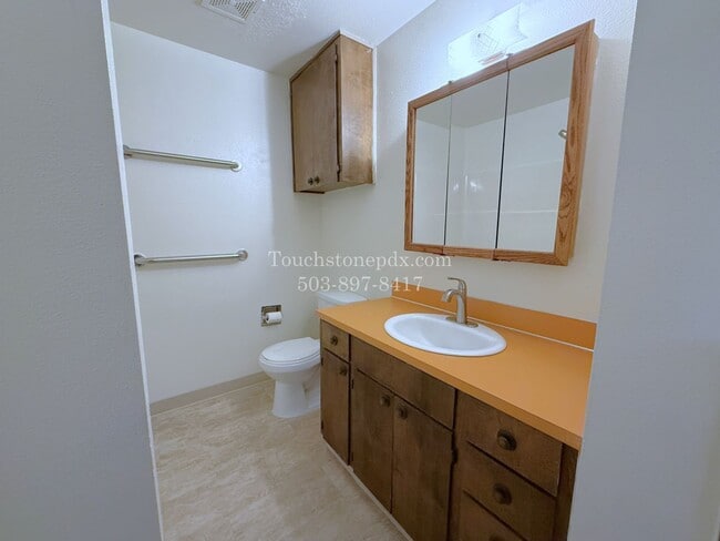 Building Photo - MFP-00108