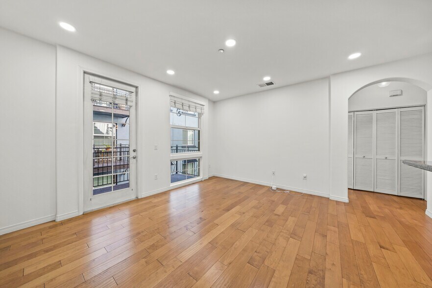 Building Photo - 3957 30th St