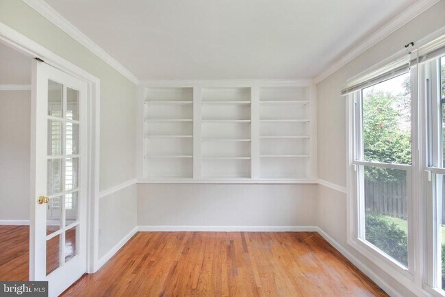 Building Photo - 13920 Wagon Way