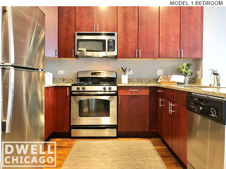 Building Photo - 720 S Clark St