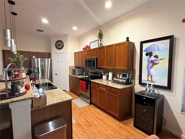 Building Photo - 1923 Harbor View Cir