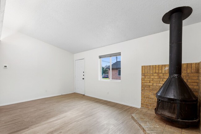 Building Photo - Immaculately Improved 2 Bedroom / 1 Bathroom Duplex & Immediately Available! - 50% Off One Full M...