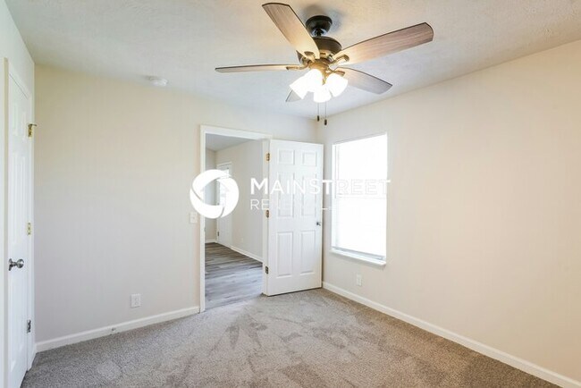 Building Photo - 3 Bedroom Pet-Friendly Home in Madison, TN with Main Street Renewal