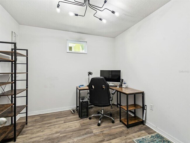 Building Photo - 6241 Bayside Dr