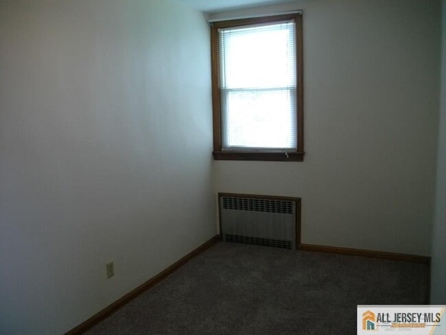 Building Photo - 6 Linwood Pl