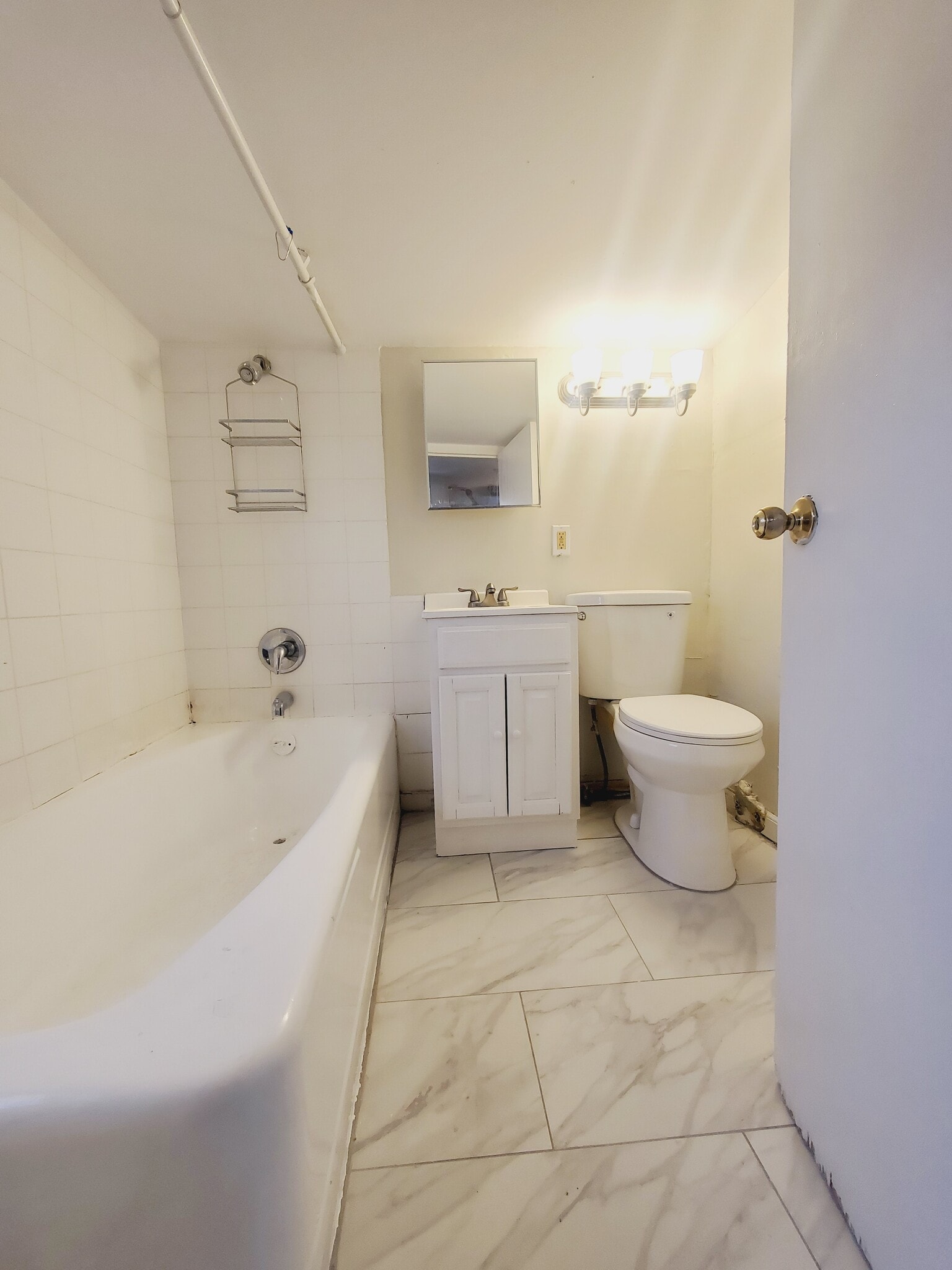 Building Photo - 76 Pearsall Ave