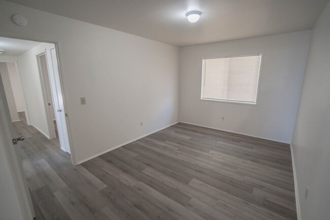 Building Photo - Charming Single-Story 3-Bedroom Home in Canyon Country!
