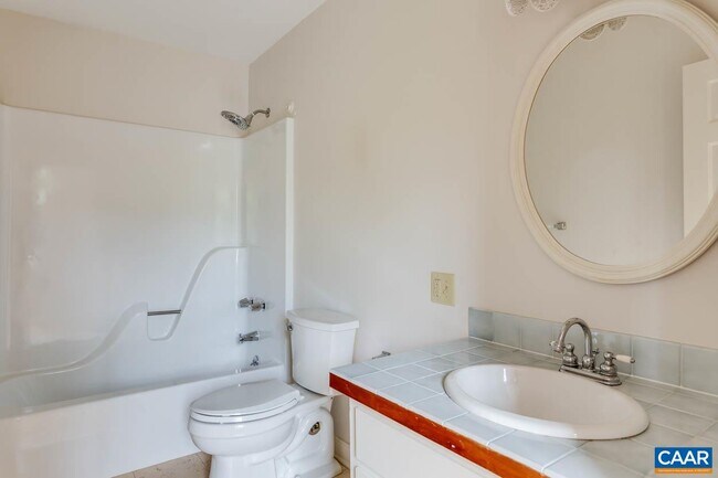 Building Photo - 1522 Oak Hill Ln