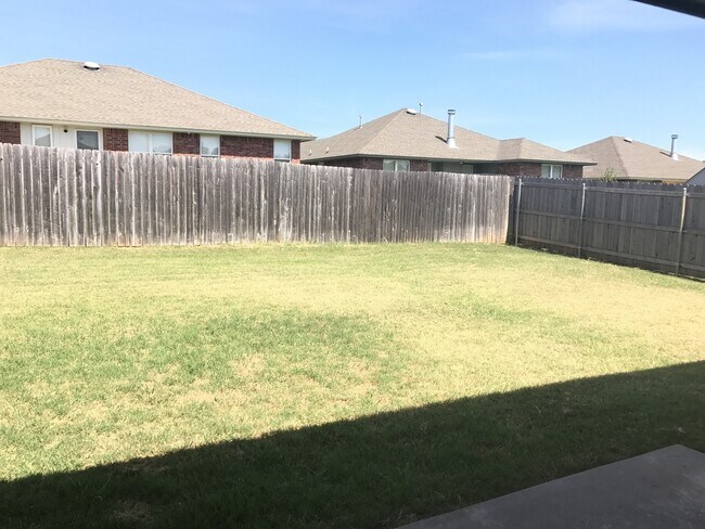 Building Photo - Open Plan - 3 Beds + Office - Moore Schools