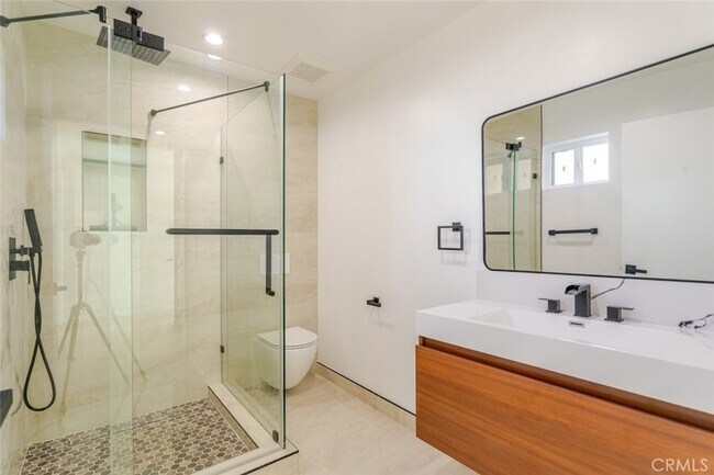 Building Photo - 10787 Las Lunitas Ave