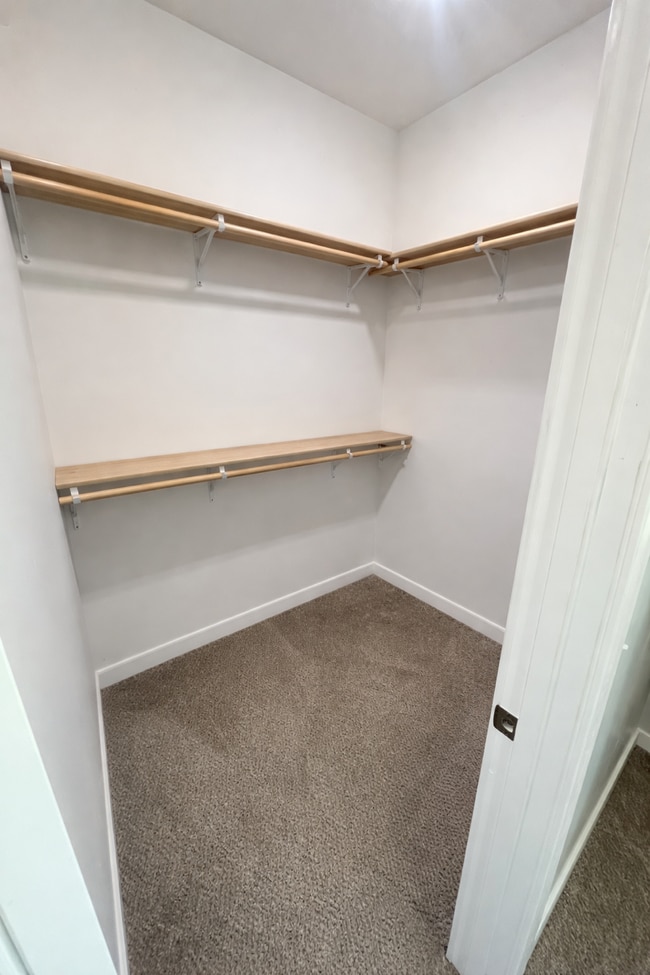 Building Photo - 1010 Deer Run