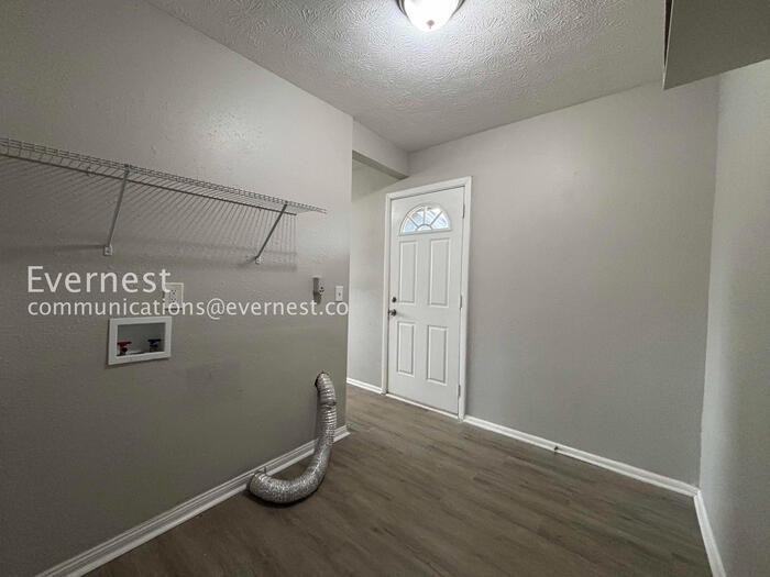 Building Photo - 6824 Rojo Ct