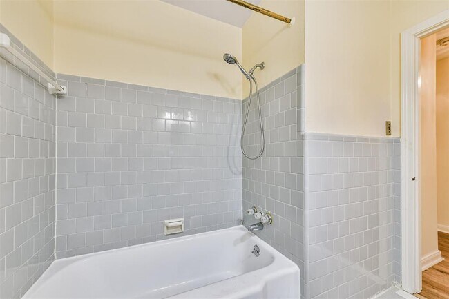 Building Photo - 3022 Broadmead Dr